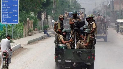 3 cops killed as militants open fire on police vehicle in pakistan