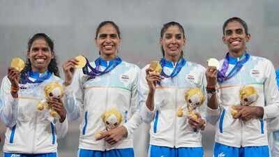 womens 4 x 400 relay final