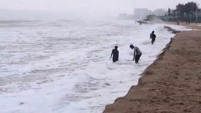 cyclone arnab