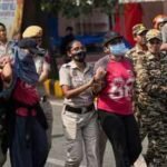 delhi police detained more than 3000 individuals attempting to reach jantar mantar for a protest