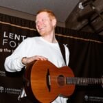 ed sheeran performs at new york fundraiser raising 1 million for disadvantaged children in suffolk
