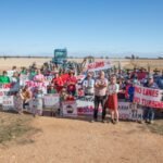farmers in western victoria protest against the proposed vni west transmission line image abc news