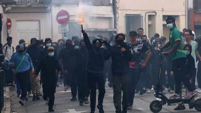 high school students protest in france