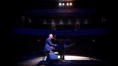 in 2016 john legend donated 500000 to restore his hometown school theatre