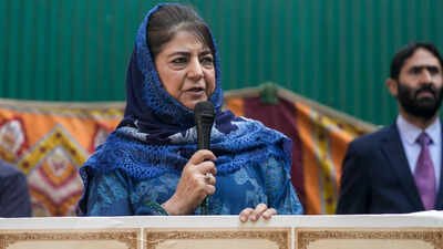 mehbooba mufti during accession day