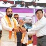 oct 30 cm samrat choudhary being welcvomed by principal secretary agriculturejfif