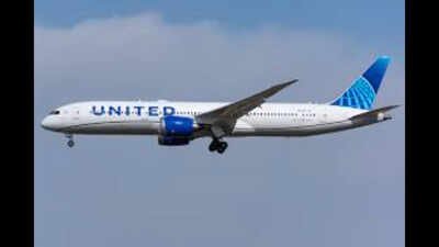 united airlines flight makes emergeny landing in las vegas nevada